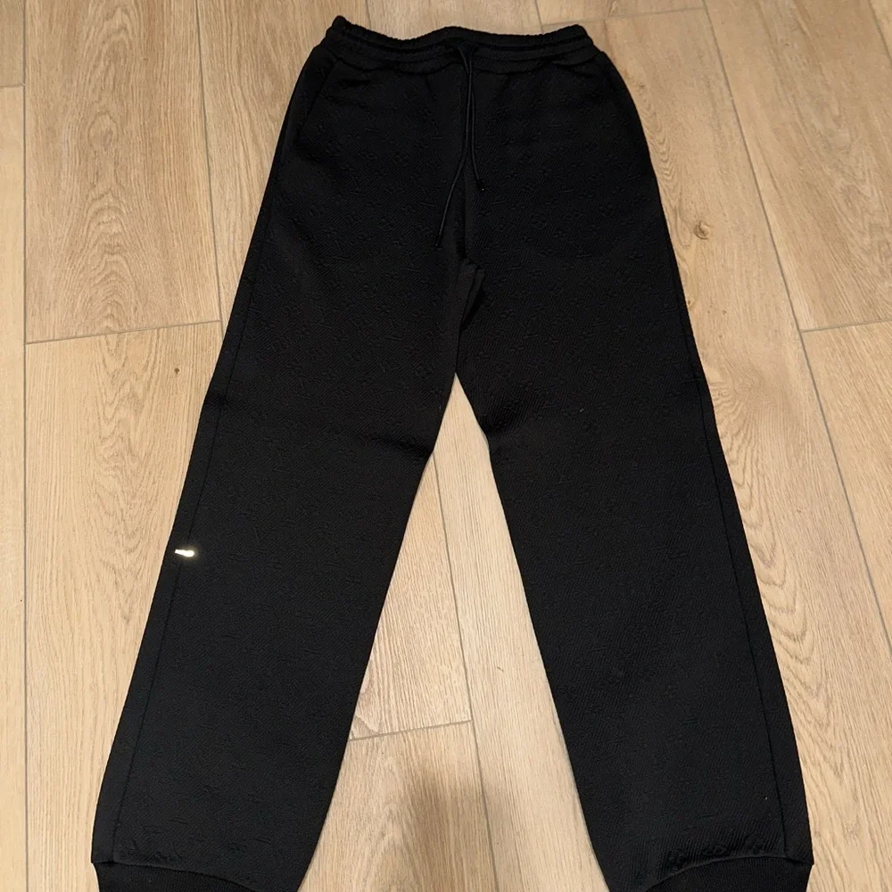 NWOT Louis Vuitton Signature Logo Print Sweat Pants, Limited Edition - Picture 2 of 12